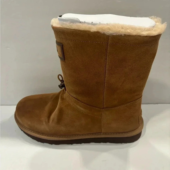 Uggs Classic Short Toggler Women’s Boots Size 9 NWT Color Chestnut - Picture 2 of 7